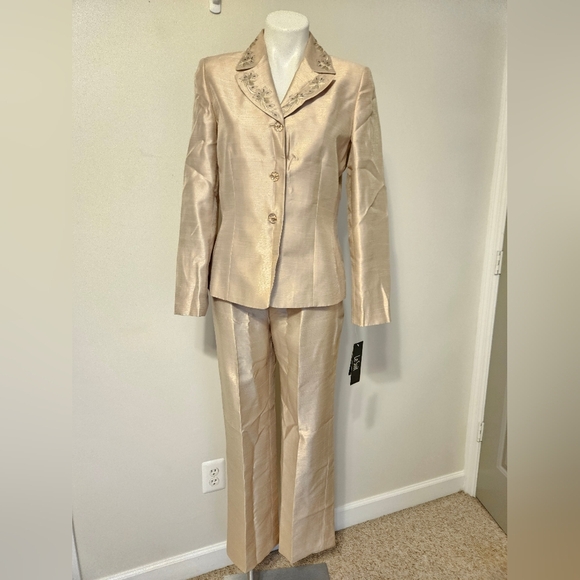 Le Suit 2 Piece Embroidered Jacket and Pants Set Size 6 NWT - Picture 1 of 16